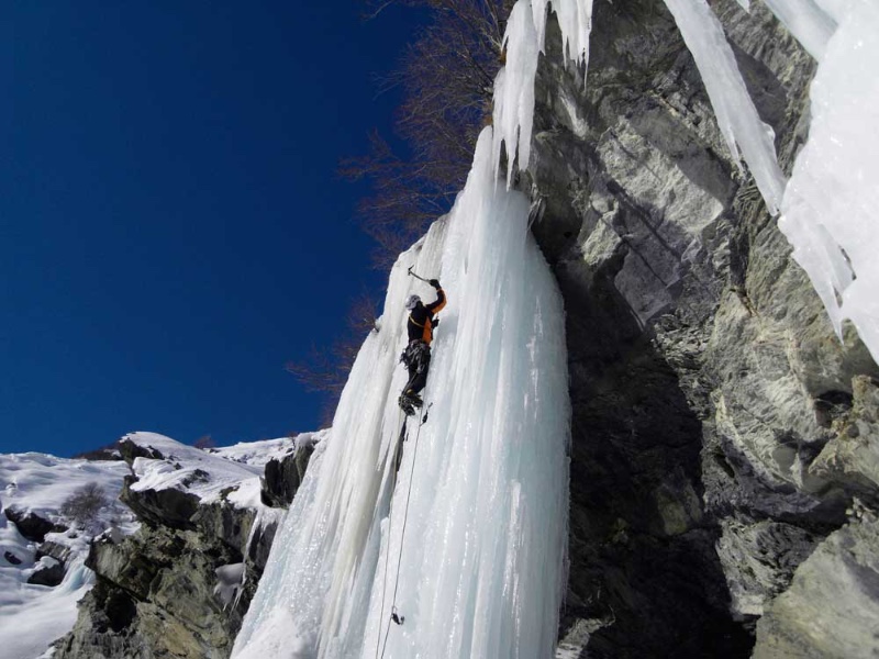 Ice climbing in Fournel
