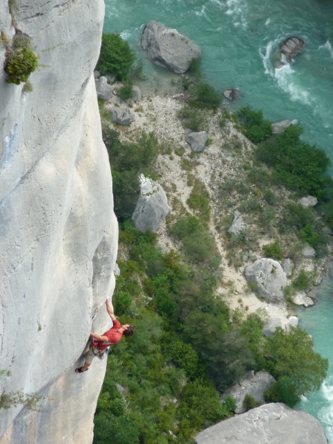 Veron delicate rock climbing