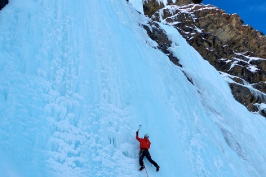 Ice climbing in the Viso hut area