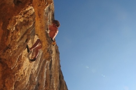 Escalade sur les belle colonnette de Kalimnos