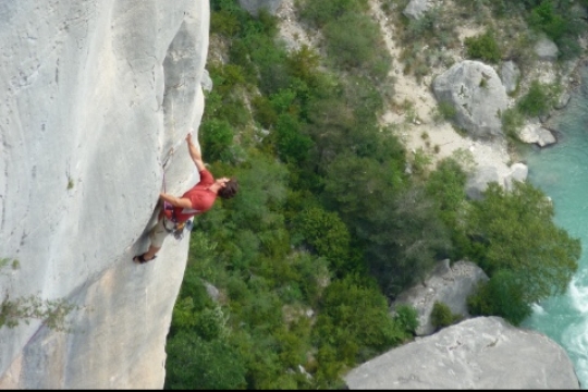 Veron delicate rock climbing