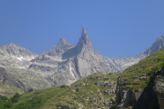 L'Aiguille Dibona sur le chemin du Soreiller