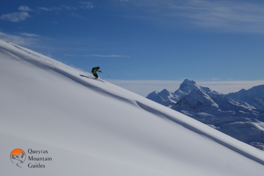 descente sur fond de Viso