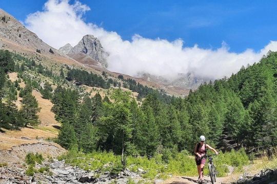 Retour après une belle journée en montagne