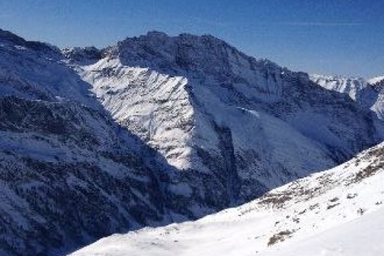 antoine sous le sommet avec la Taillante en arrière plan