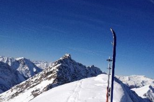 Sommet avec les Ecrins au loin